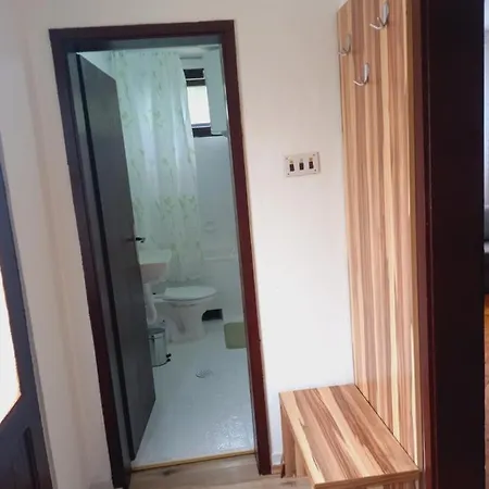 Apartment Prenociste Biki *